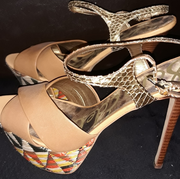 Shoes - Picture 2 of 6